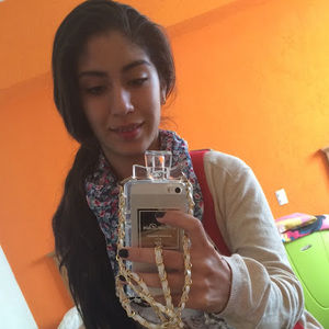 Meet your Posher, Aida